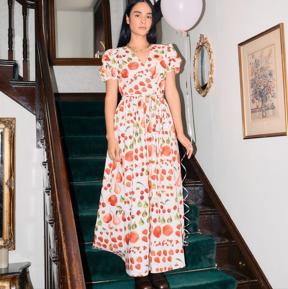 Lisa Says Gah Topanga Puff Sleeve Midi Dress in Fruit Print size S NWT - Picture 4 of 10